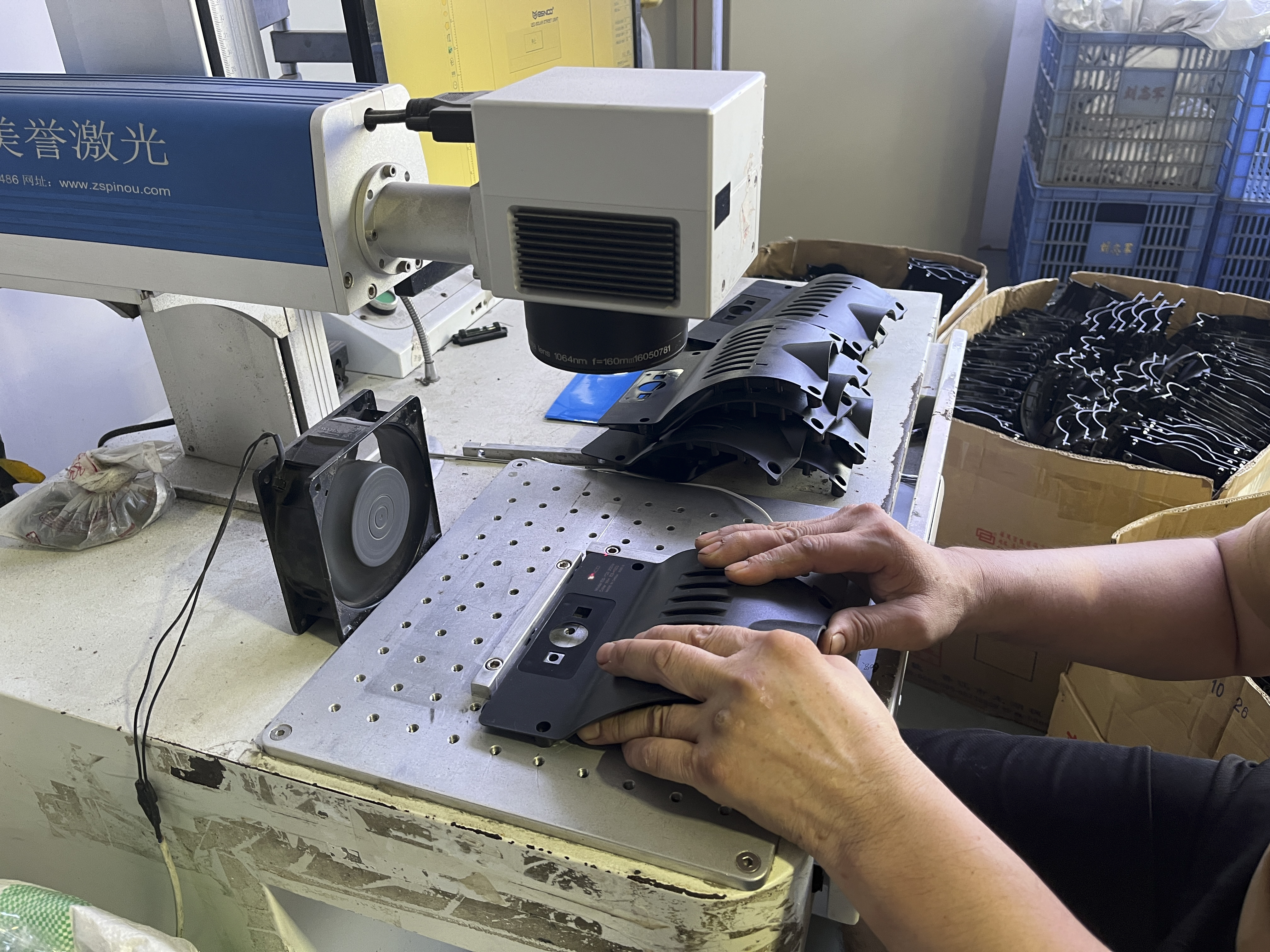 太陽能一體化路燈-王者(圖6) 太陽能一體化路燈-王者(圖6)